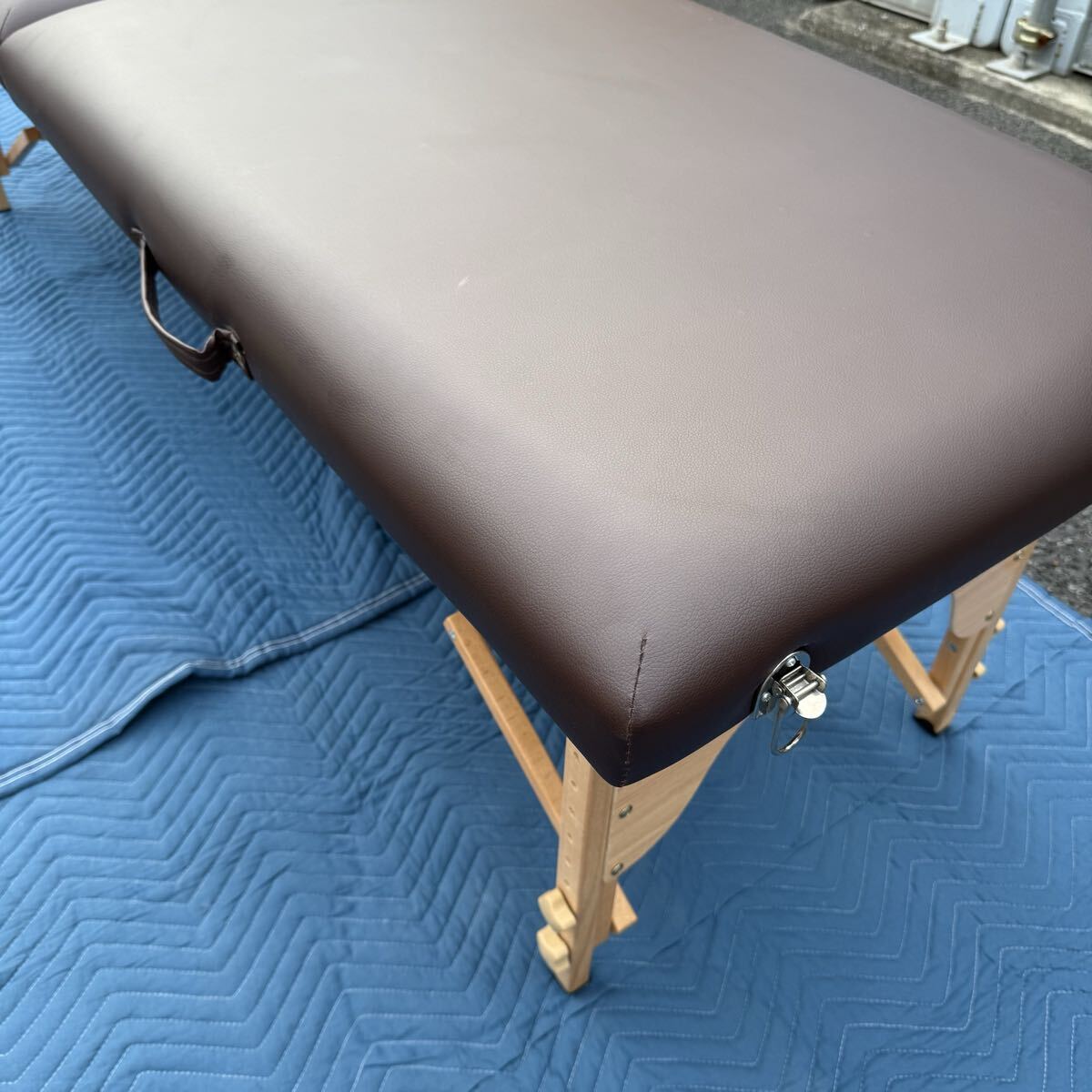 折りたたみベッド マッサージベッド ブラウン エステ 施術ベッド 折りたたみ式 折りたたみ式マッサージベッド ※引き取り歓迎_画像6