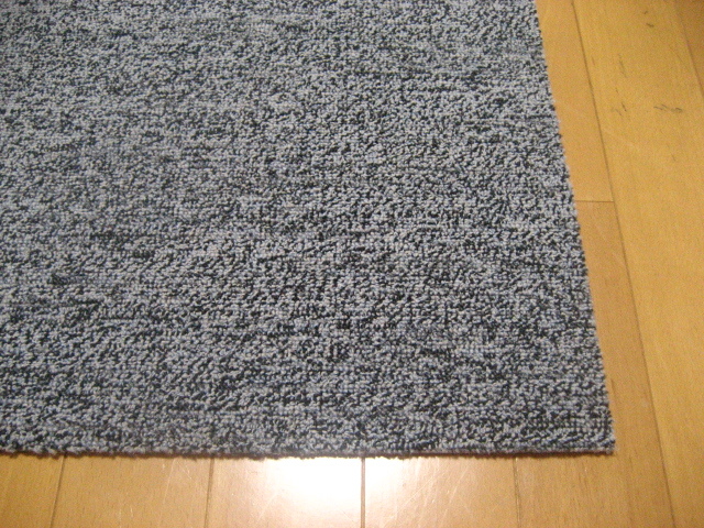 日本製タイルカーペット（２０枚）厚み約6.5mm（１６１１）在庫２２７枚・１枚２００円～_画像2