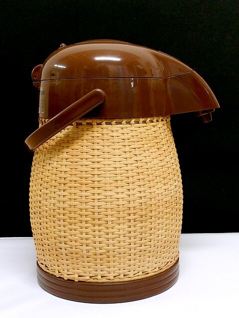3Q売切!税無し☆象印☆籐エアーポット☆北欧風☆和風モダン☆天然素材☆ナチュラル☆AAT-22☆底部回転式☆魔法瓶☆現状☆現品限り☆1111-1_画像4
