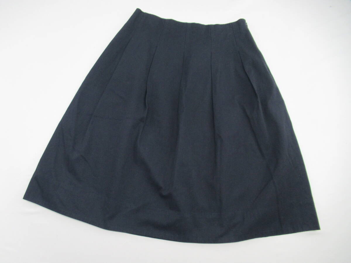【送900円】3151 MARGARET HOWELL マーガレットハウエル コットンフレアスカート 膝丈 プリーツタック ネイビー コットン100% Ⅱ_画像2