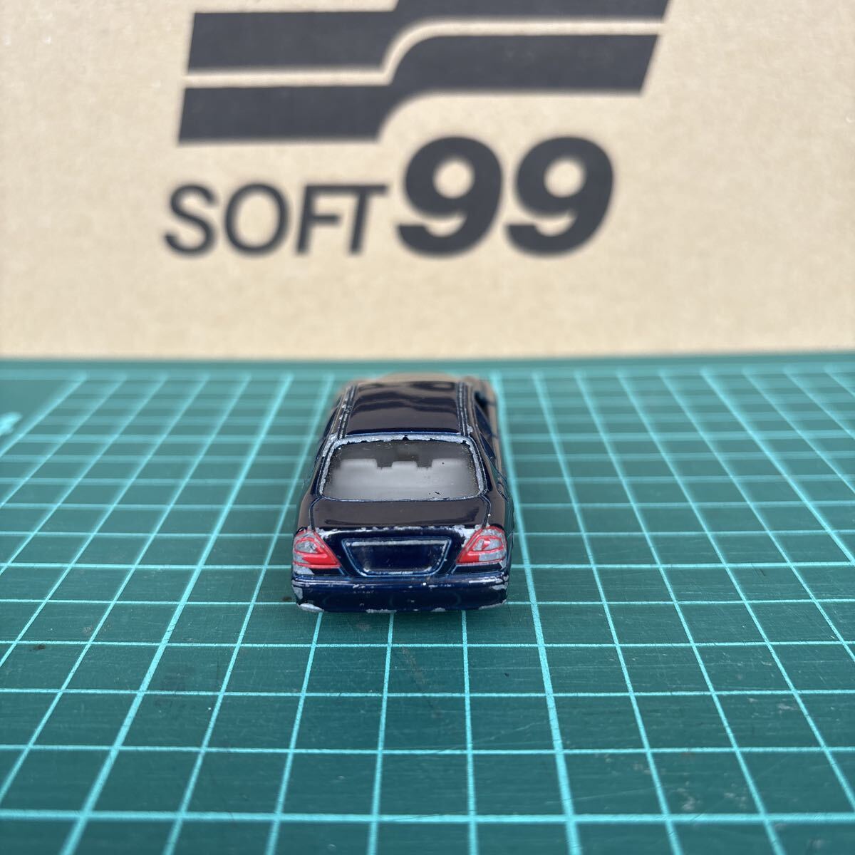 トミカ 日産シーマ　ジャンク扱い_画像4