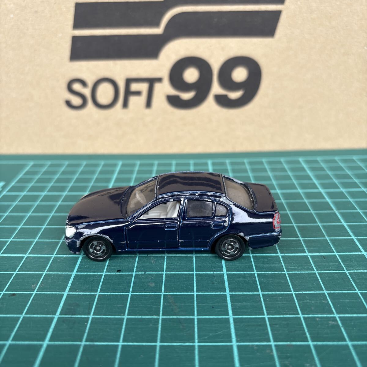 トミカ 日産シーマ　ジャンク扱い_画像6