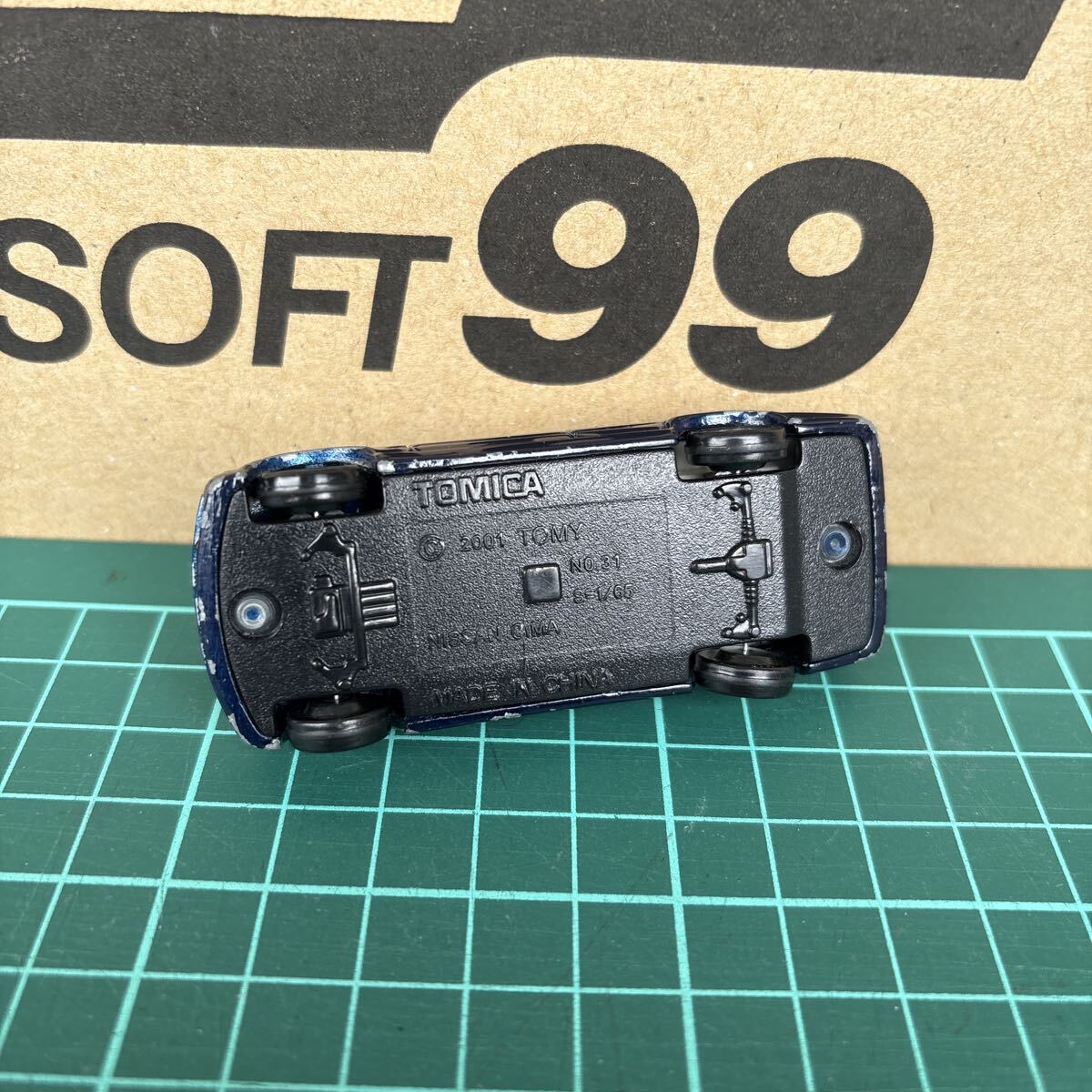 トミカ 日産シーマ　ジャンク扱い_画像7