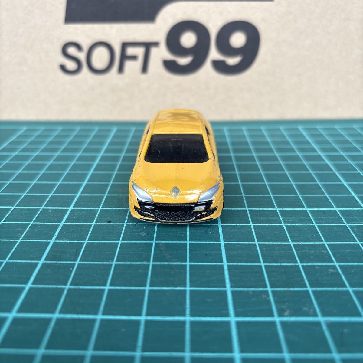 トミカ ルノーメガーヌRS 黄色 ジャンク扱い_画像3