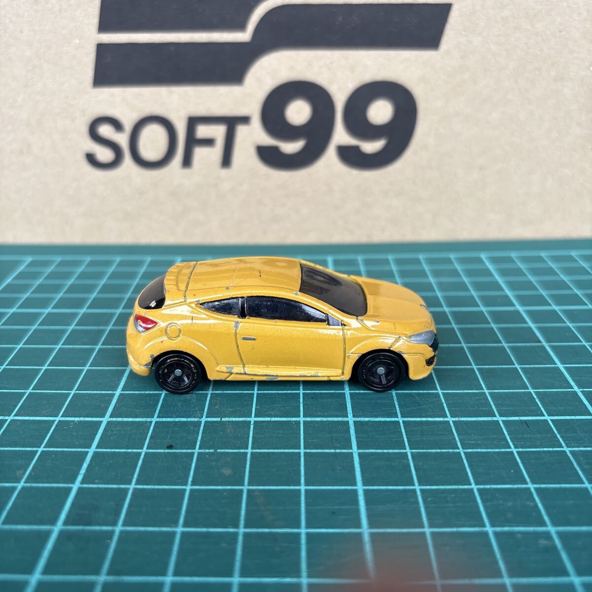 トミカ ルノーメガーヌRS 黄色 ジャンク扱い_画像5
