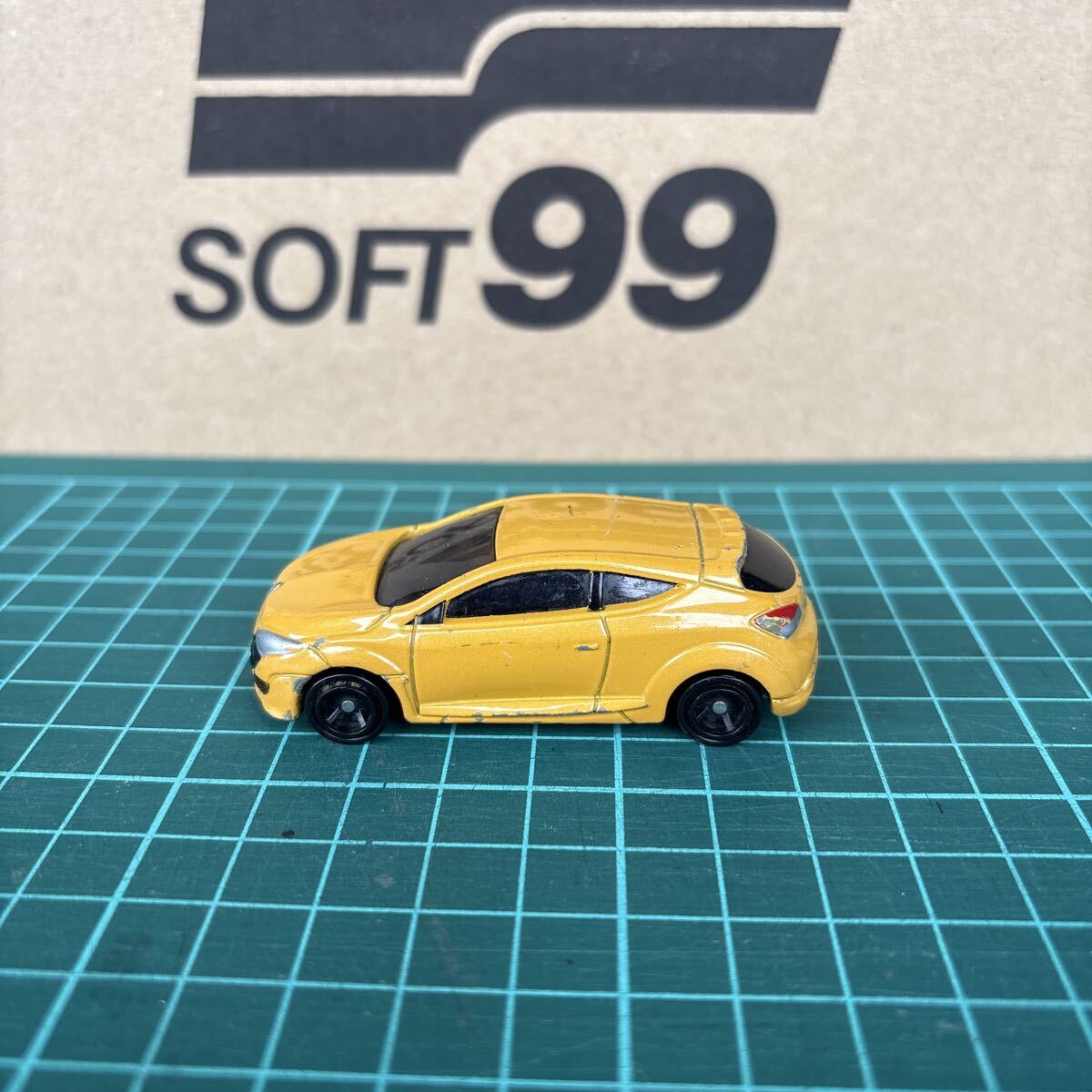 トミカ ルノーメガーヌRS 黄色 ジャンク扱い_画像6
