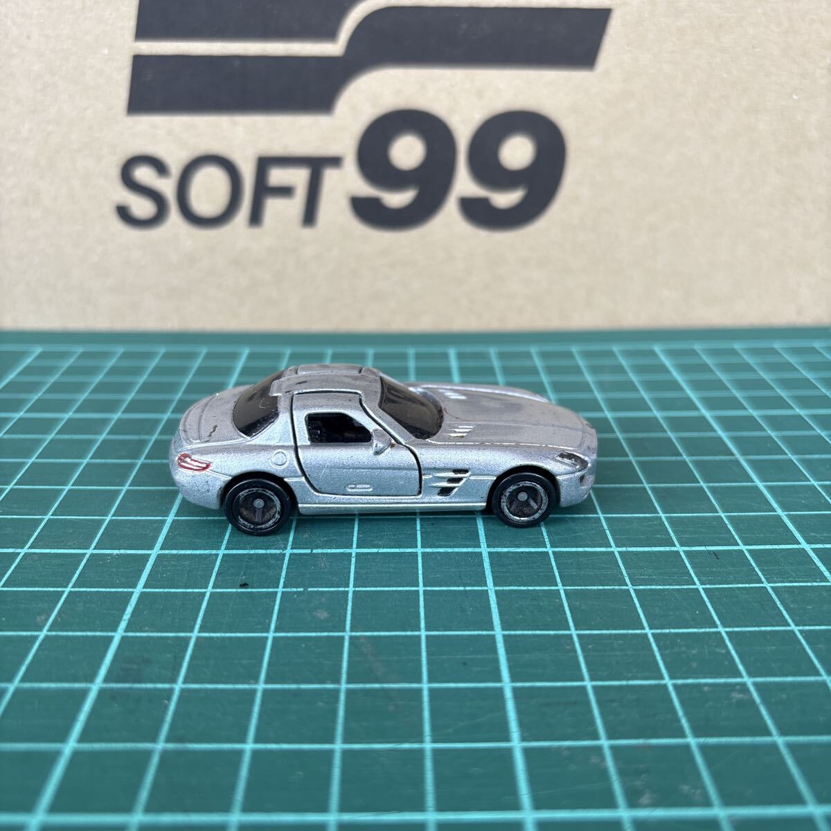 トミカ メルセデスベンツSLS AMG ジャンク扱い_画像5