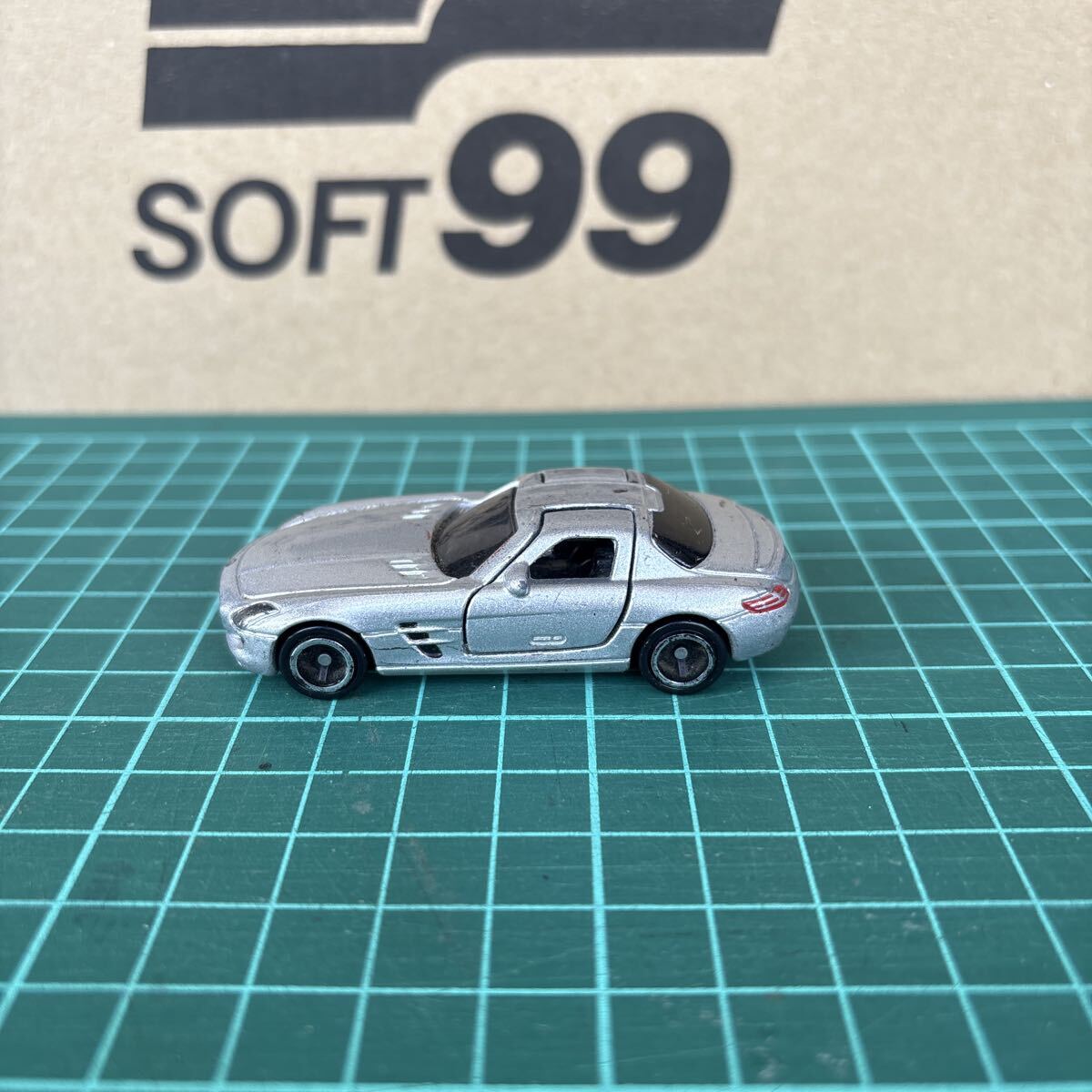 トミカ メルセデスベンツSLS AMG ジャンク扱い_画像6