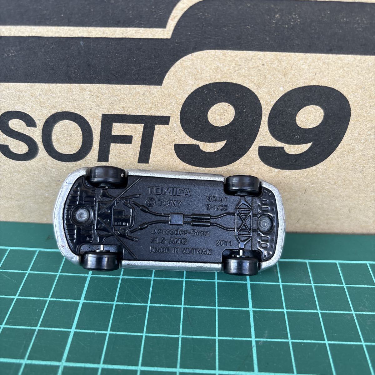 トミカ メルセデスベンツSLS AMG ジャンク扱い_画像7