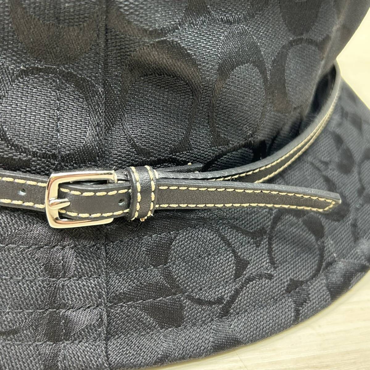 【YH-4064】中古品 COACH コーチ シグネチャー ロゴ バケットハット ブラック系 レディース 帽子 サイズ：M/L 付属品無し_画像4