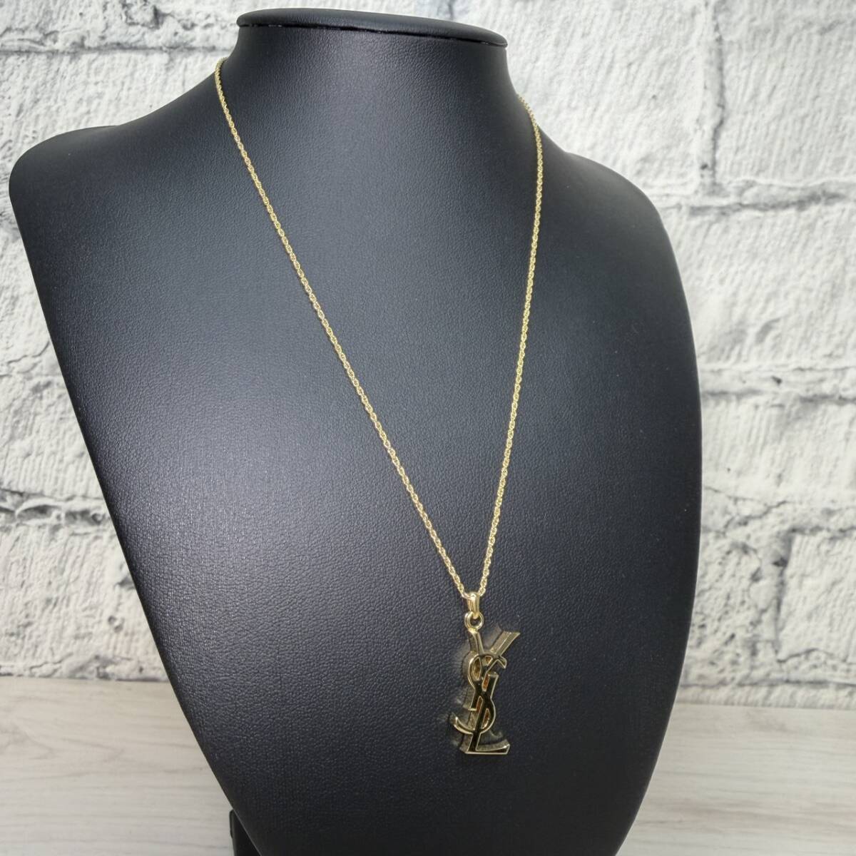 【YH-4192】保管品 Yves Saint Laurent イヴサンローラン ネックレス ペンダントトップ YSL ゴールド ネックレス アクセサリー ジュエリー _画像2