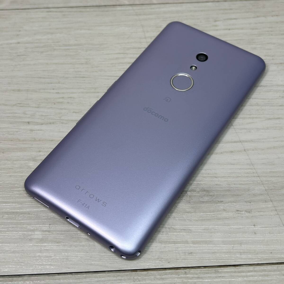 【YH-4243】中古稼働品 arrows Be4 F-41A docomo スマホ 携帯電話 初期化済み 利用判定〇 バッテリー80％以上 良好_画像1