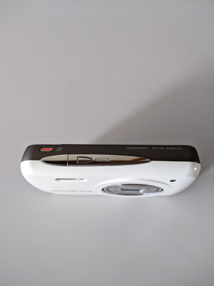 OLYMPUS Olympus компактный цифровой фотоаппарат VH-210