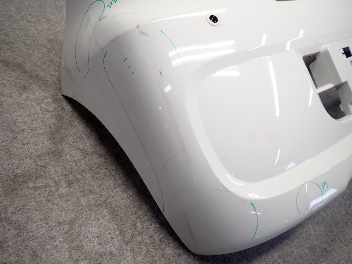 タント LA650S 純正 フロントバンパー W09 ホワイト 52119-B2F70 ソナー穴有 372927_画像7