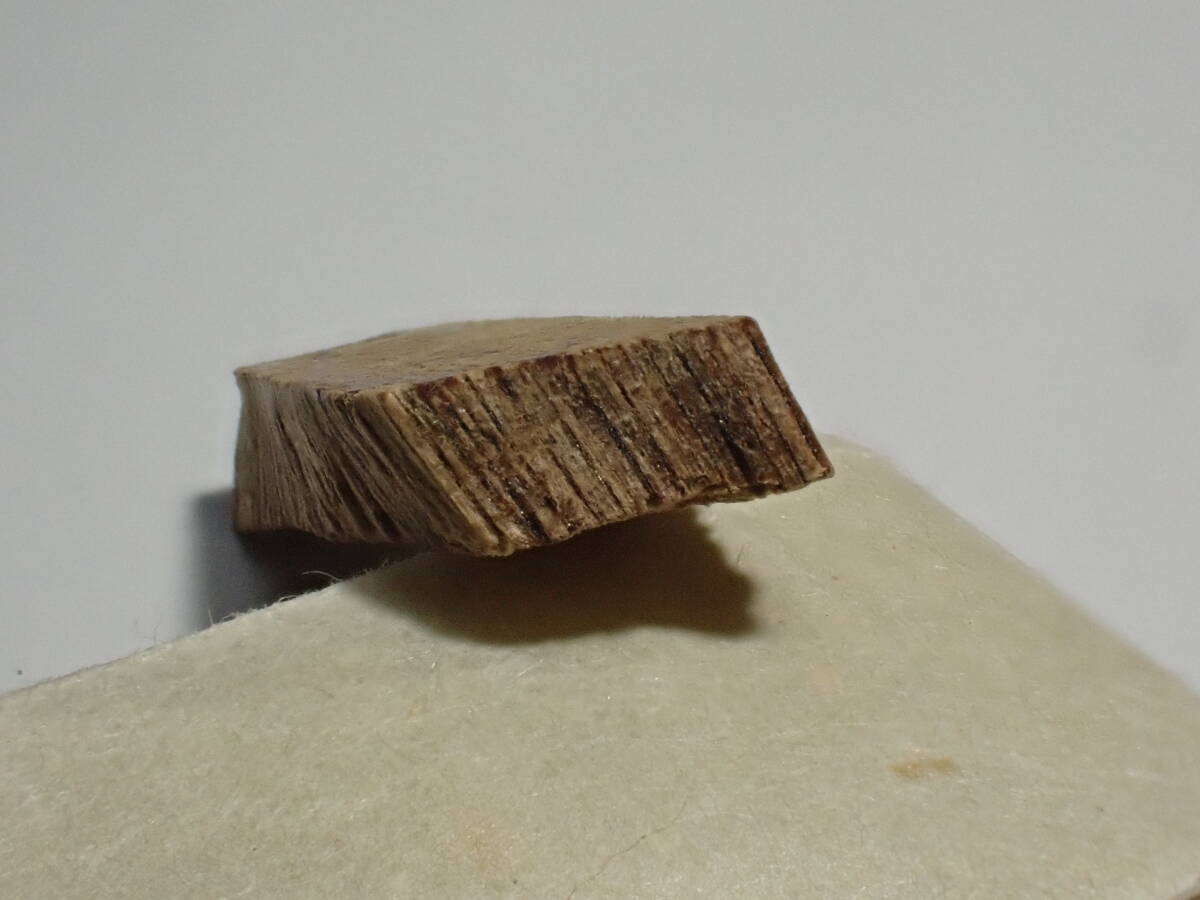 古渡命銘木　名香「内侍」上々　0.262g　古代名香　香木　香道　沈香　香道具　伽羅_画像6