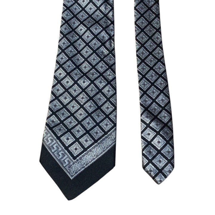 【美品】VERSACE ヴェルサーチ ネクタイ ハイブランド シルバー メデューサ 総柄 イタリア製 ビジネス スーツ_画像3