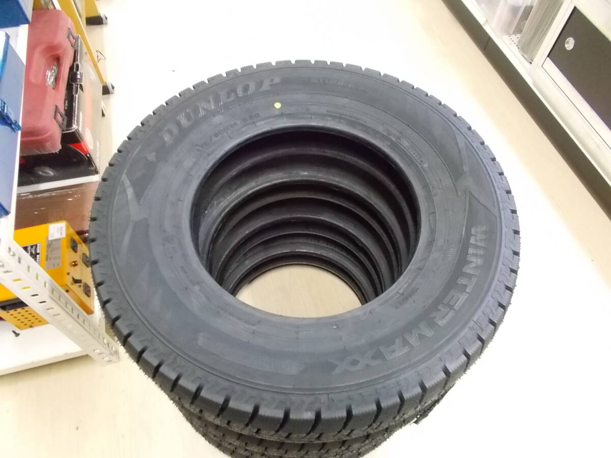 送料込み！No2508 DUNLOP WINTERMAXX02 ウィンターマックス 175/80R14 88Q（2022年製）スタッドレス 未使用 4本セット！_画像2