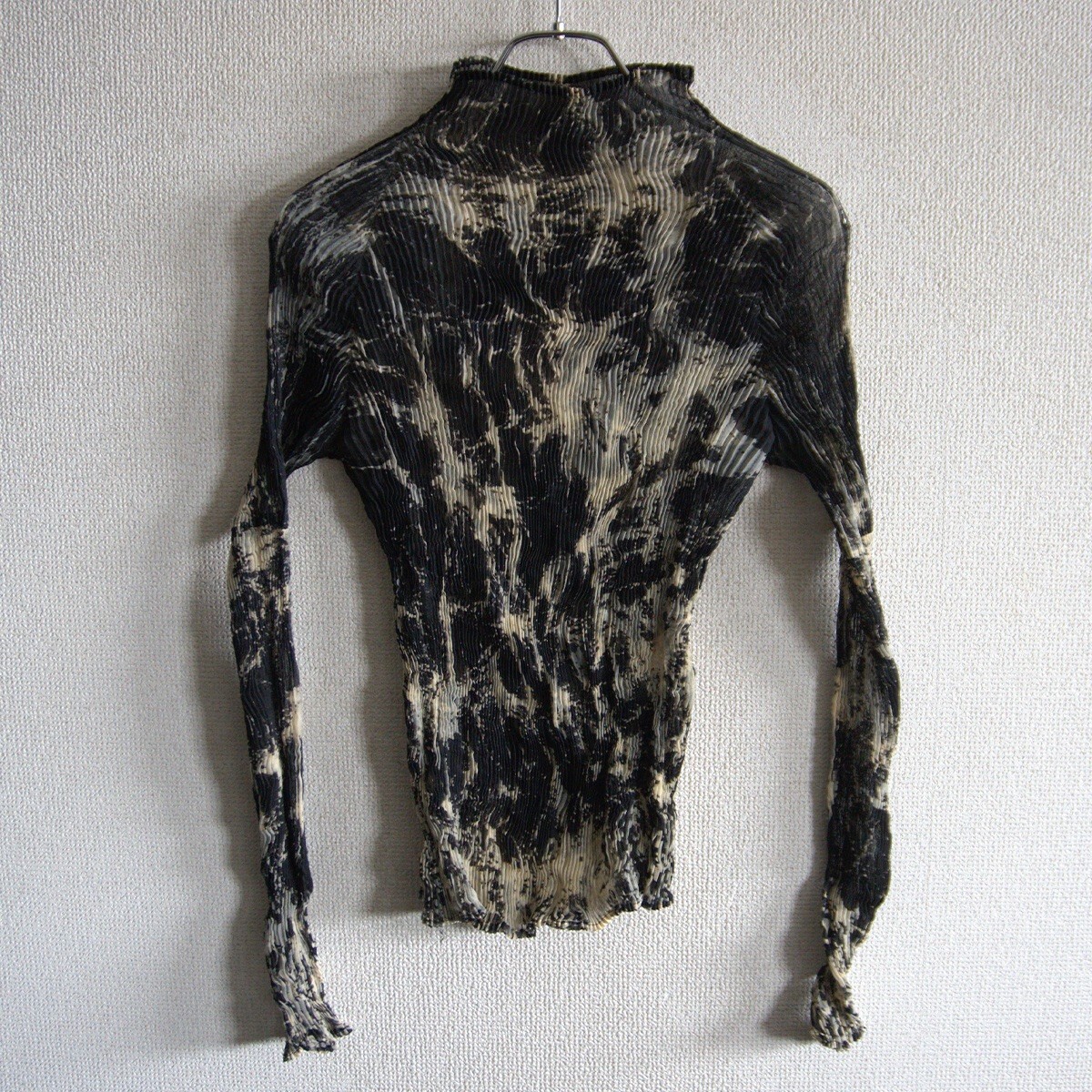 【美品】ISSEY MIYAKE FETE【シワ加工 プリーツ シャツ】 2 イセイイミヤケ カットソー 25110290_画像1