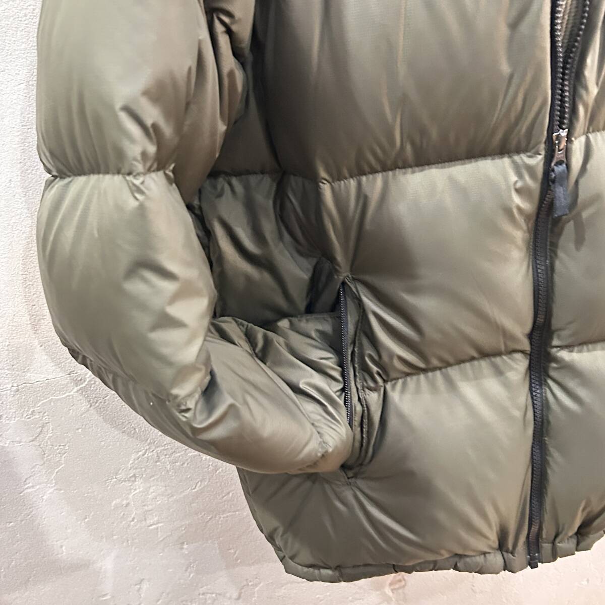1289 美品 THE NORTH FACE / ザノースフェイス ND91841 ヌプシダウンジャケット カーキグリーン メンズ XLサイズ USED_画像4