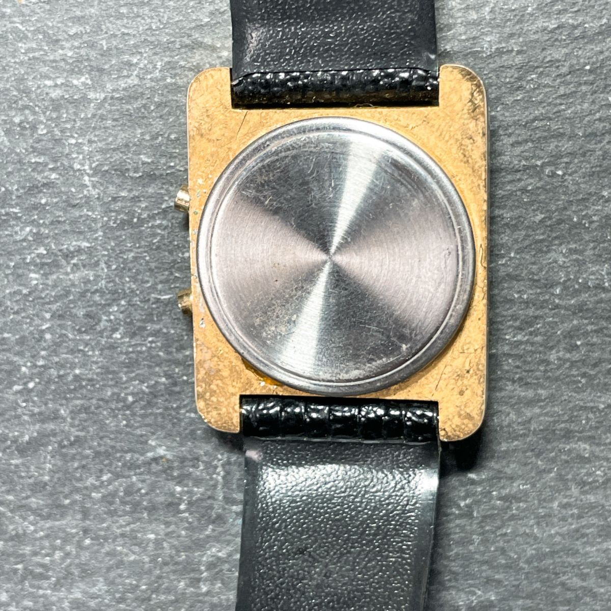 腕時計 デジタル クオーツ ブラック文字盤 スクエア レザーバンド ゴールド ステンレススチール ユニセックス 男女兼用 メンズ レディース_画像2