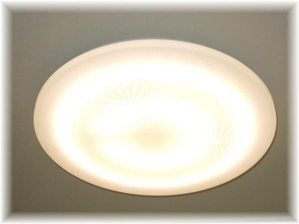 【送料無料！】★超激安即決！★新品 可愛い デザイン LED シーリング照明 リモコン付き 調光＆調色タイプ_画像1