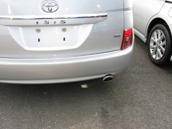 ★激安即決★新品・アイシスに装着ステンレス製マフラーカッター_画像2