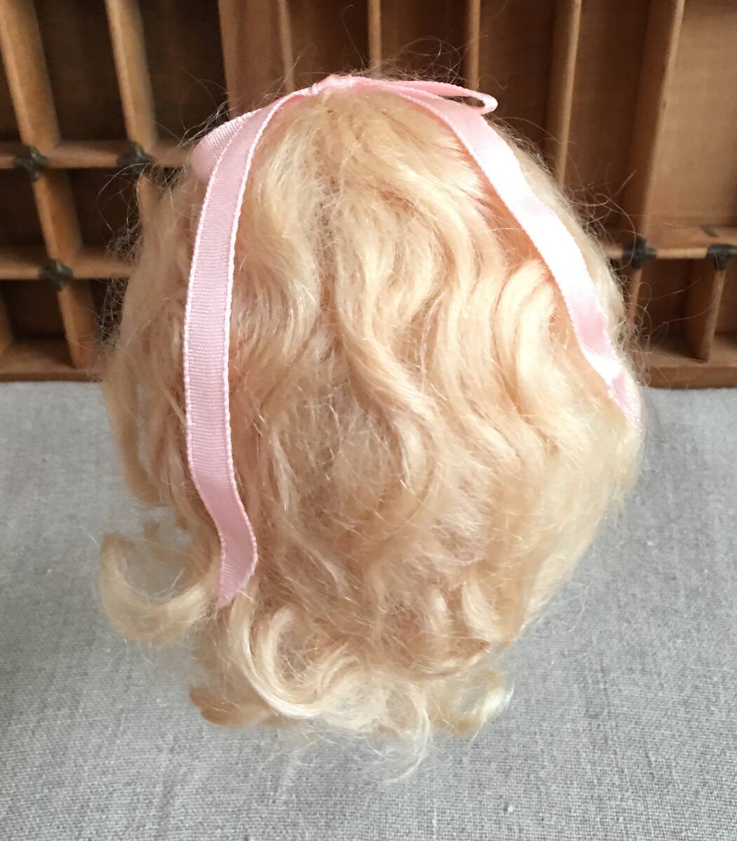 26W ビスクドール用 モヘアウィッグ KAIS LISA (#03256) サイズ 5”-6”インチ Golden-Blonde (ゴールデン ブロンド)_画像5