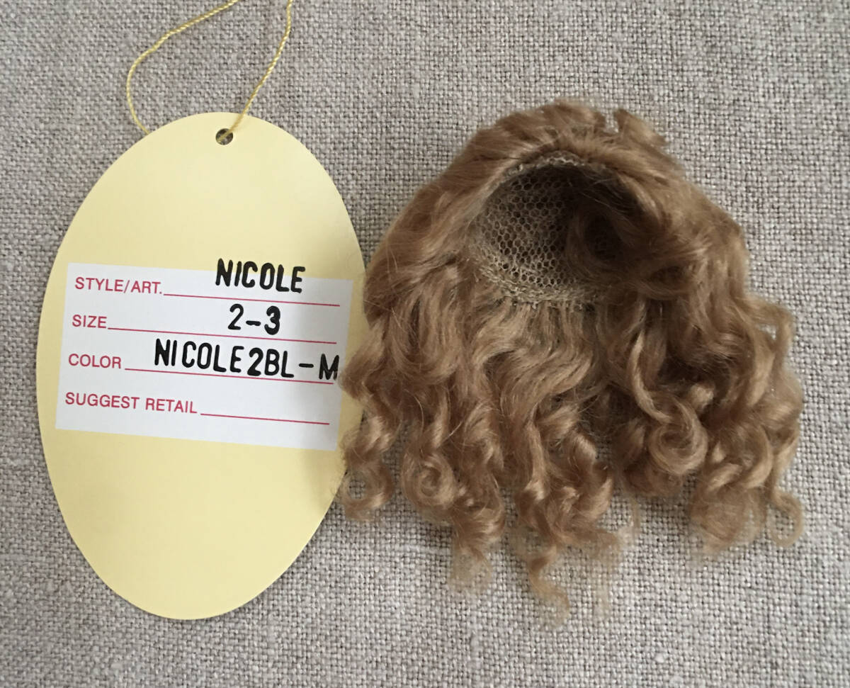 28W ビスクドール用 モヘアウィッグ KEPMER Nicole サイズ 2-3インチ DK BLONDE (ブロンド)_画像2