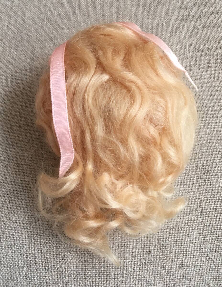 26W ビスクドール用 モヘアウィッグ KAIS LISA (#03256) サイズ 5”-6”インチ Golden-Blonde (ゴールデン ブロンド)_画像1
