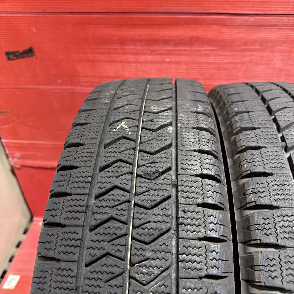 205/75R16 113/111N LT ブリヂストン ブリザック　W989 2024年国産　バリ山　 BRIDGESTONE BLIZZAK スタッドレス　6本(C)_画像2