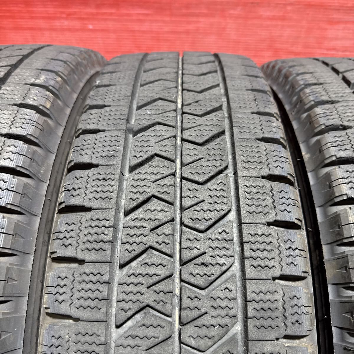 205/75R16 113/111N LT ブリヂストン ブリザック　W989 2024年国産　バリ山　 BRIDGESTONE BLIZZAK スタッドレス　6本(C)_画像3