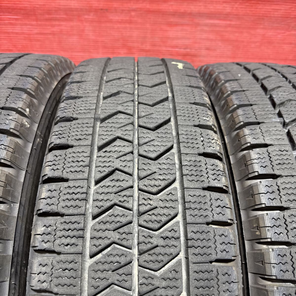 205/75R16 113/111N LT ブリヂストン ブリザック　W989 2024年国産　バリ山　 BRIDGESTONE BLIZZAK スタッドレス　6本(C)_画像4