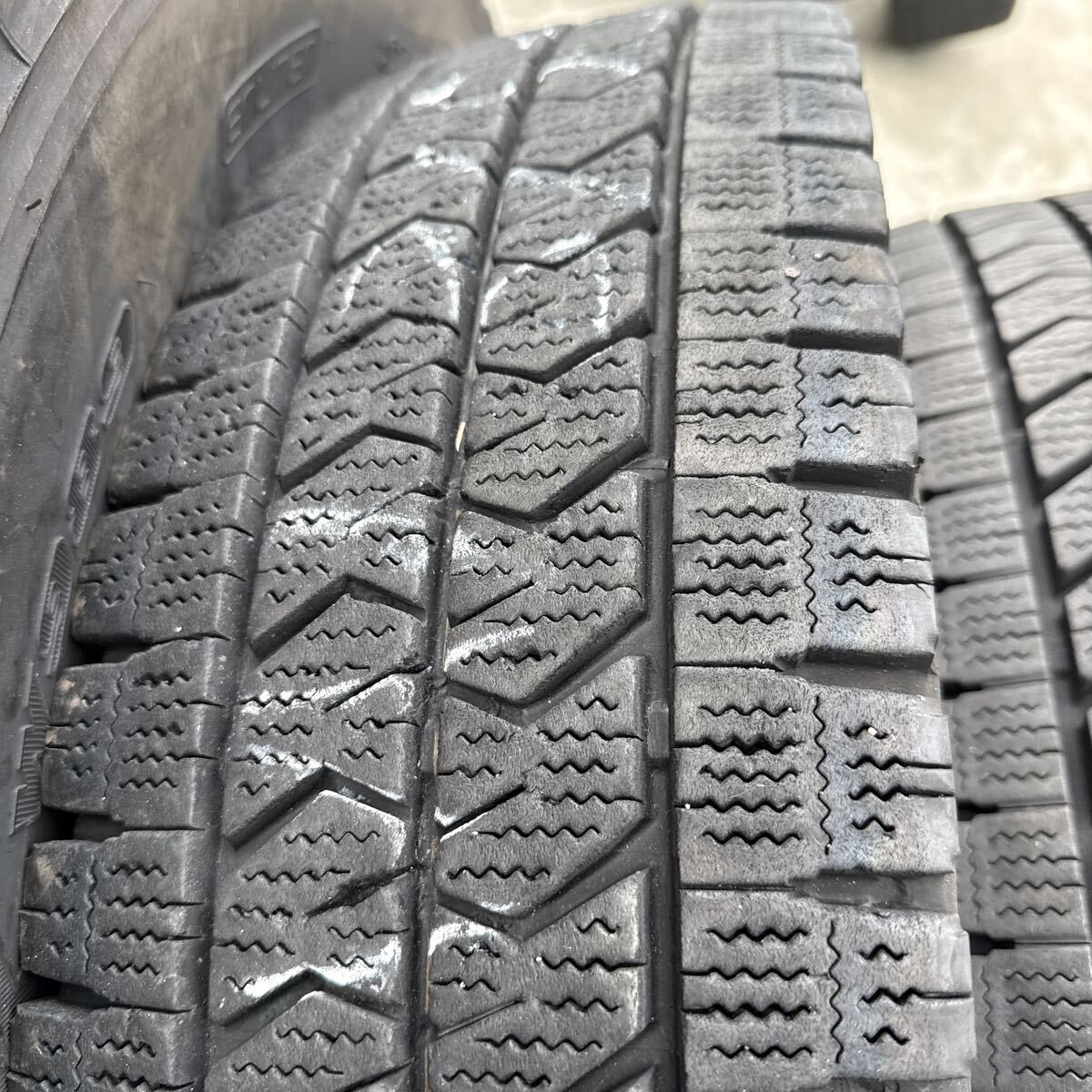 205/80R17.5 120/118N LT BRIDGESTONE BLIZZAK W989 スタッドレス　2023年国産　バリ山　コースターなどに　6本セット_画像3