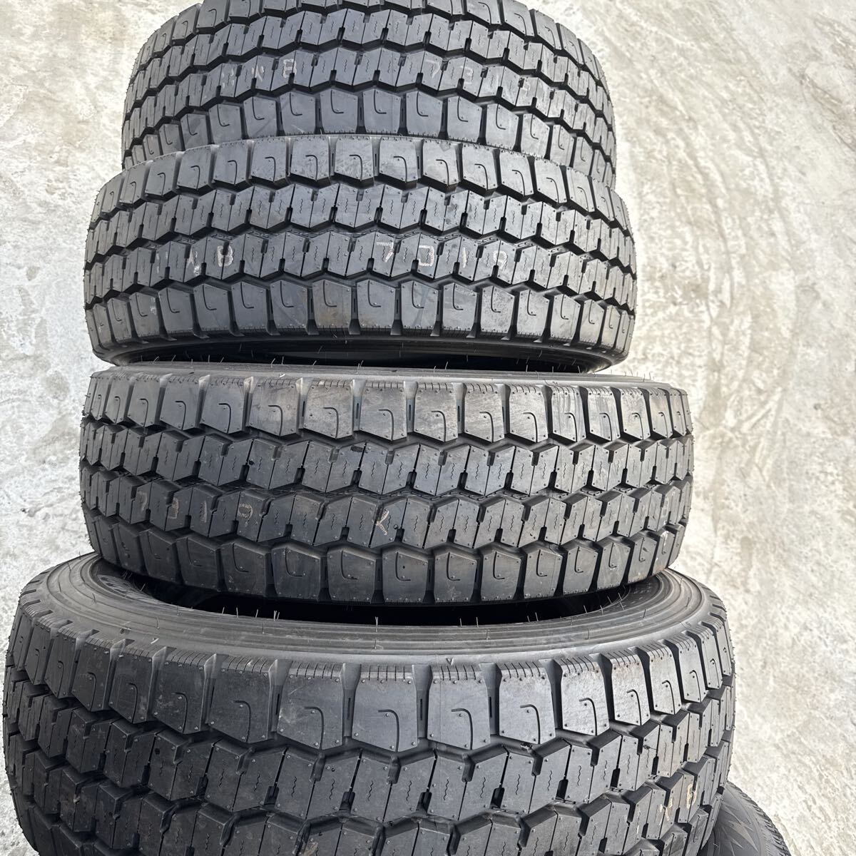 225/70R16 117/115N LT DUNLOP SP LT22 オールシーズン　ダンロップ　LT 2022年国産　未使用品　4本セット_画像1