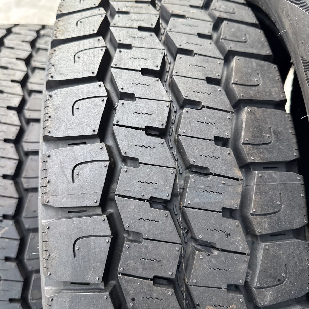 225/70R16 117/115N LT DUNLOP SP LT22 オールシーズン　ダンロップ　LT 2022年国産　未使用品　4本セット_画像2