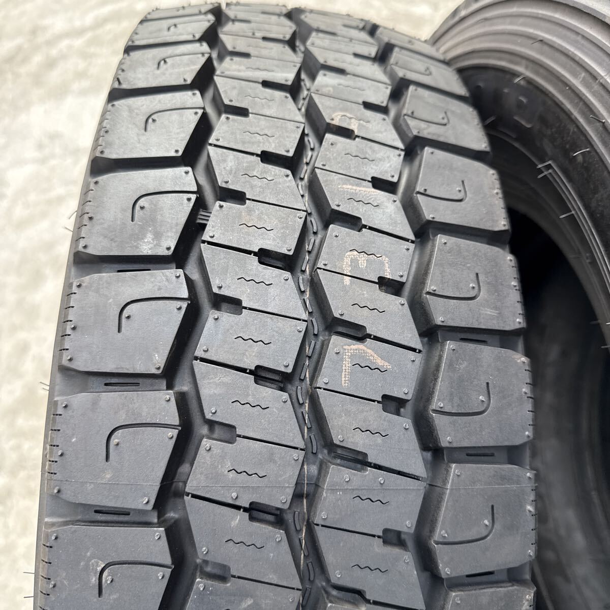 225/70R16 117/115N LT DUNLOP SP LT22 オールシーズン　ダンロップ　LT 2022年国産　未使用品　4本セット_画像5
