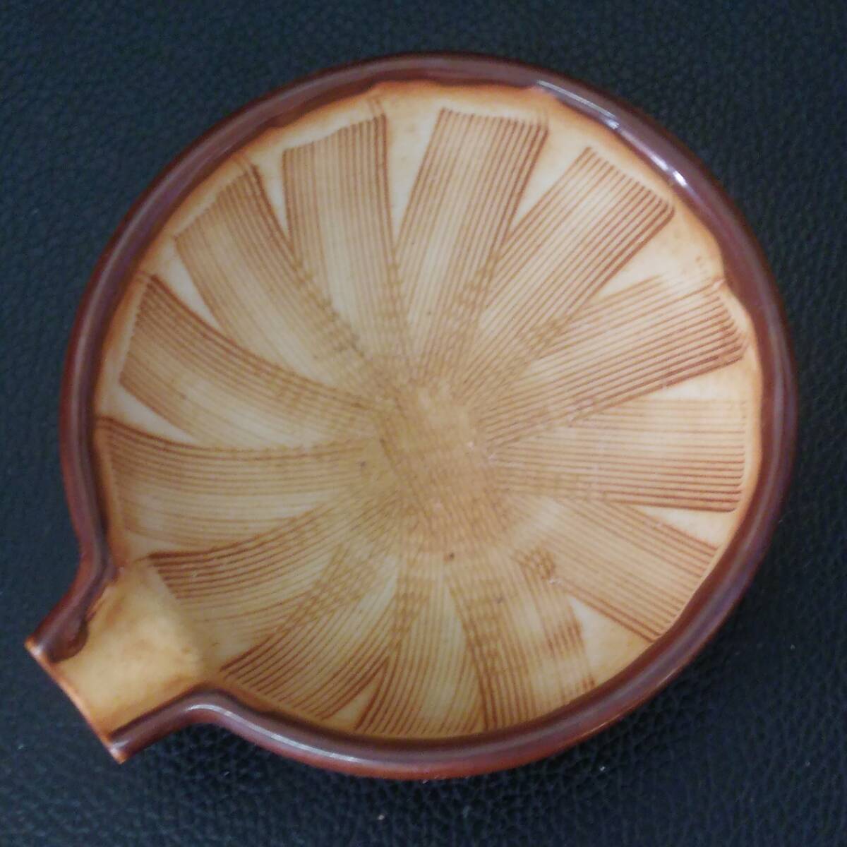 《調理》器具「陶磁器製 こげ茶色 片口すり鉢」 高さ：約3.7cm・円直径：約8.6cm ゴマすりなどに 和食器_画像5