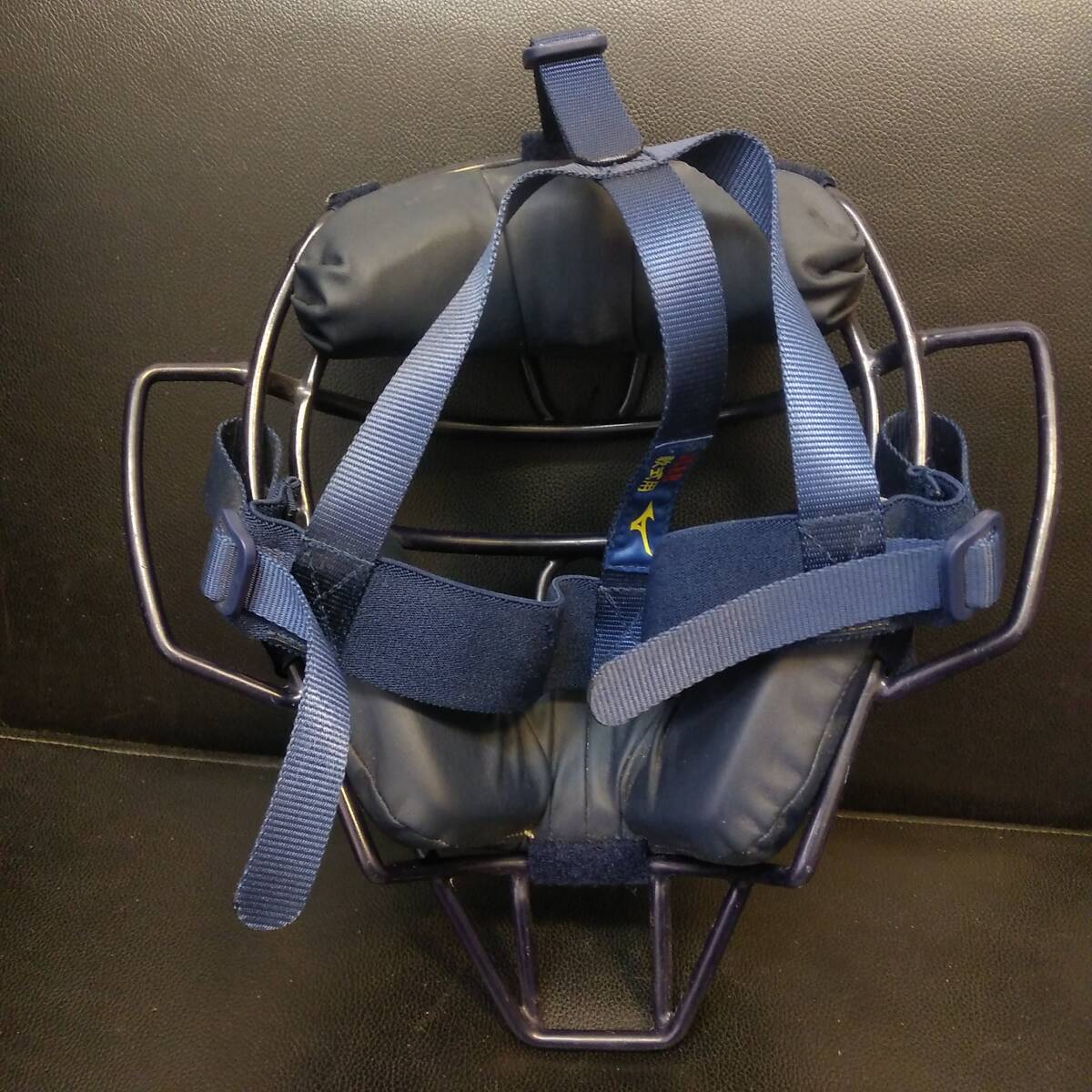 《野球》用品 「ミズノ：軟式用 キャッチャーマスク」 大人用 ネイビー JSBBマーク MIZUNO 捕手用 防具_画像2