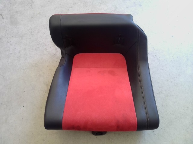 ８６ DBA-ZN6 リアシート 3点セット Rシート FA20 TX6A8GD90A AT_画像6