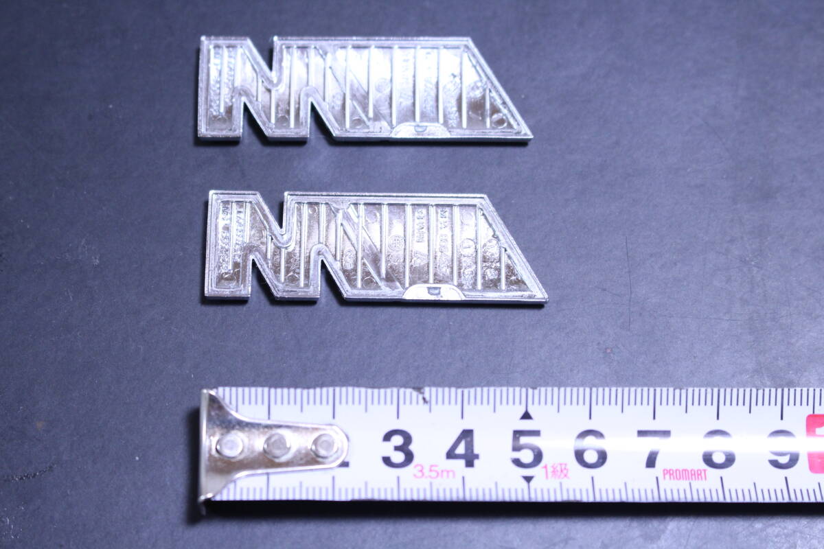 純正品！ BMW M エンブレム 中古 艶消しメッキ 55㎜×18㎜ 2個セット _画像7