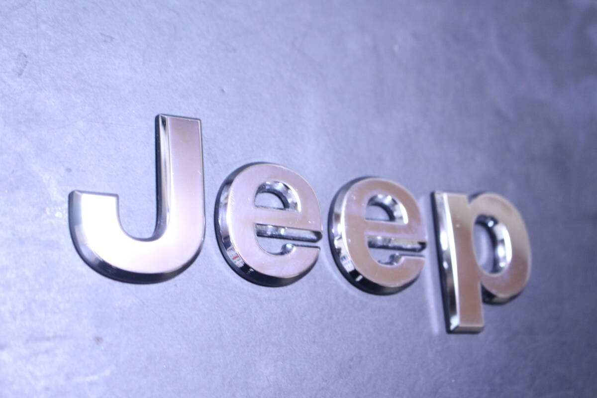 純正品！ JEEP ジープ フロント エンブレム メッキ 純正 中古_画像3