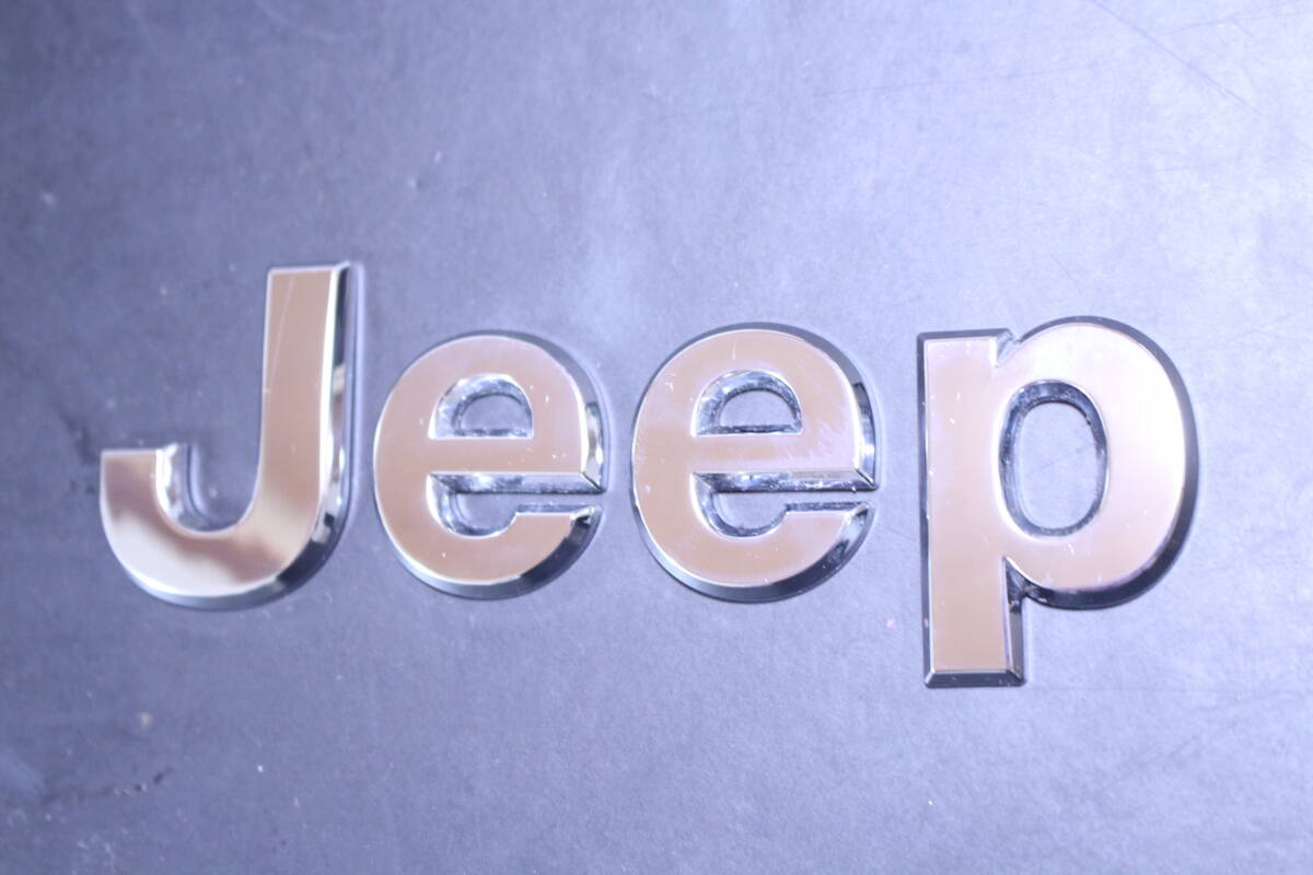 純正品！ JEEP ジープ フロント エンブレム メッキ 純正 中古_画像4