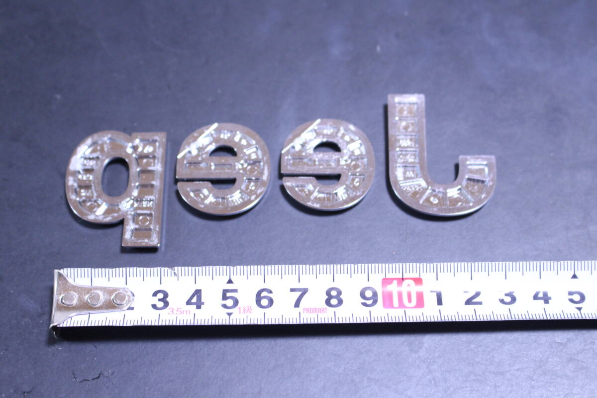 純正品！ JEEP ジープ フロント エンブレム メッキ 純正 中古_画像7