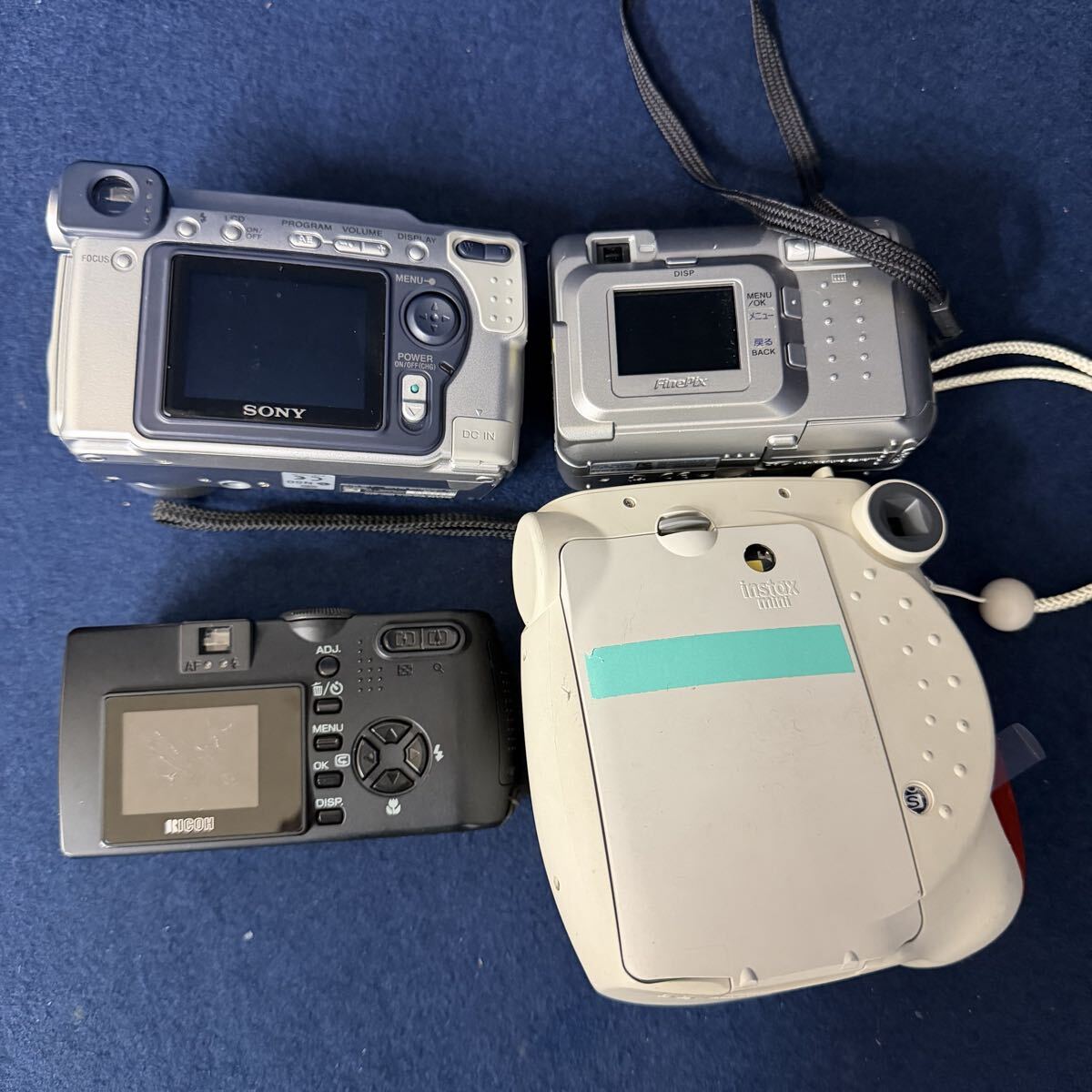 デジタルカメラ デジカメ SONY FUJIFILM RICOH まとめ セット 動作未確認 ジャンク品_画像2