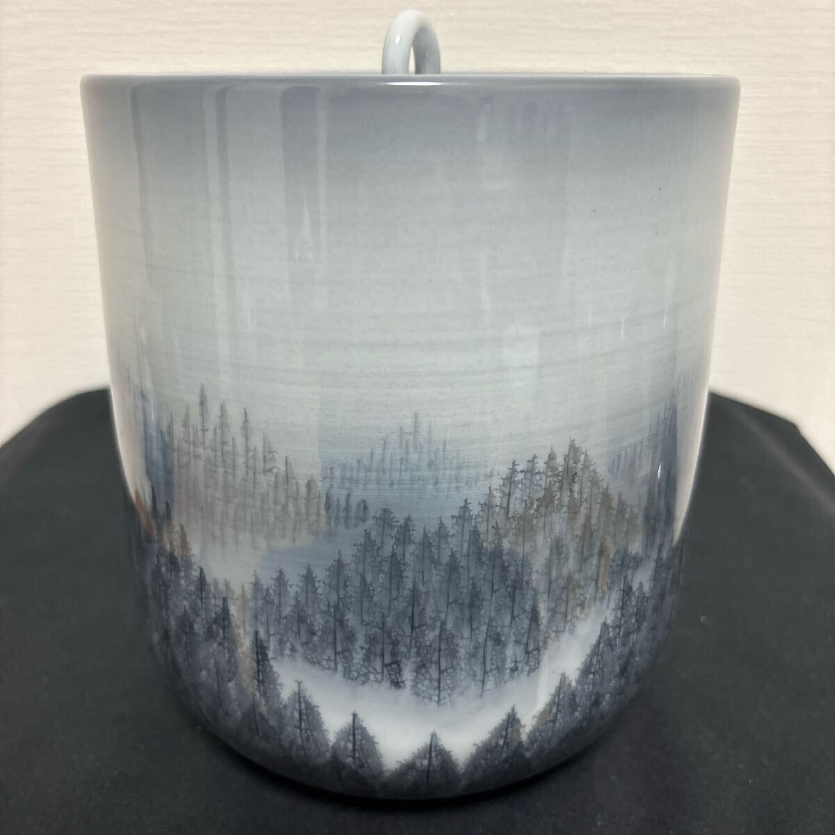 藤井朱明 壺 飾り壺 花器 日展人気作家 花瓶 有田焼 朝日　黒墨　貴重 水指_画像2