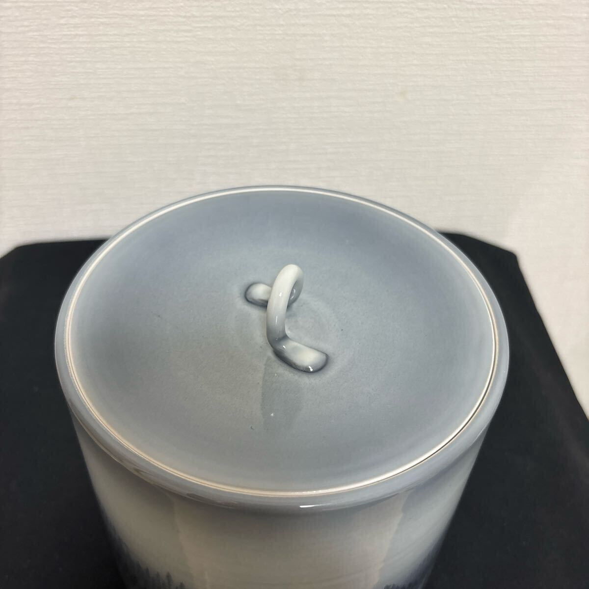 藤井朱明 壺 飾り壺 花器 日展人気作家 花瓶 有田焼 朝日　黒墨　貴重 水指_画像3