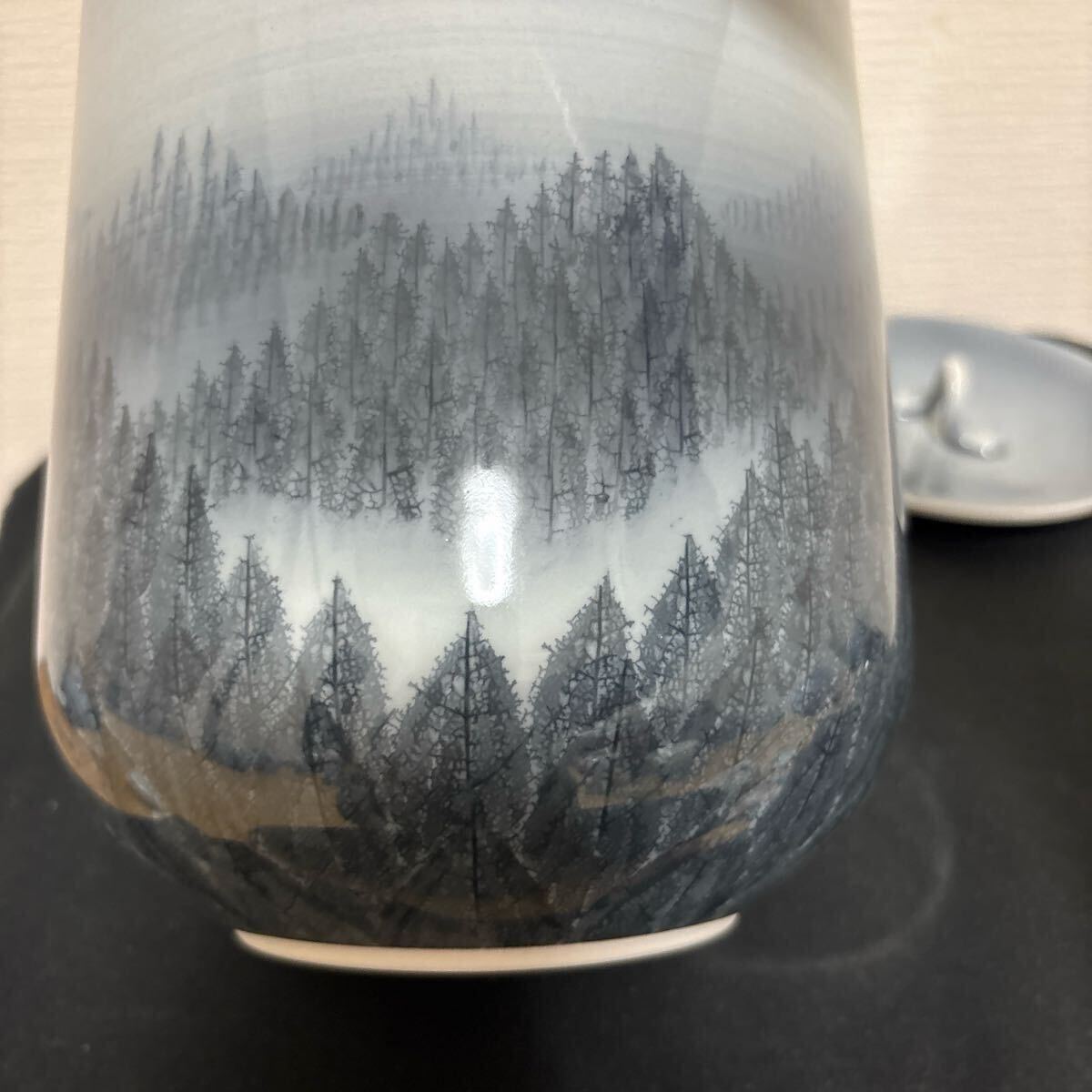 藤井朱明 壺 飾り壺 花器 日展人気作家 花瓶 有田焼 朝日　黒墨　貴重 水指_画像5