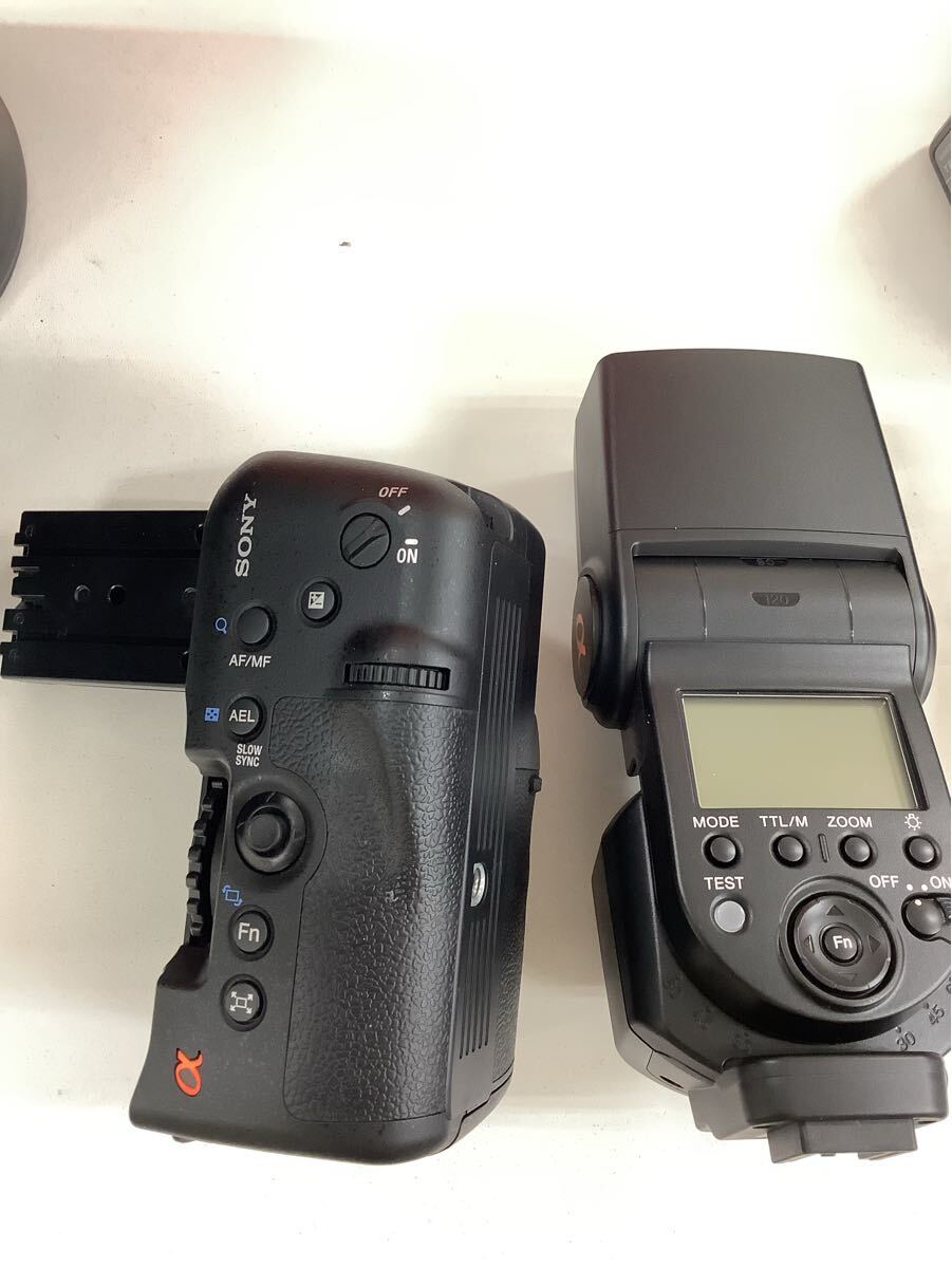 NO923 ソニー　グリップ　フラッシュ　電池パックなど　良品_画像1