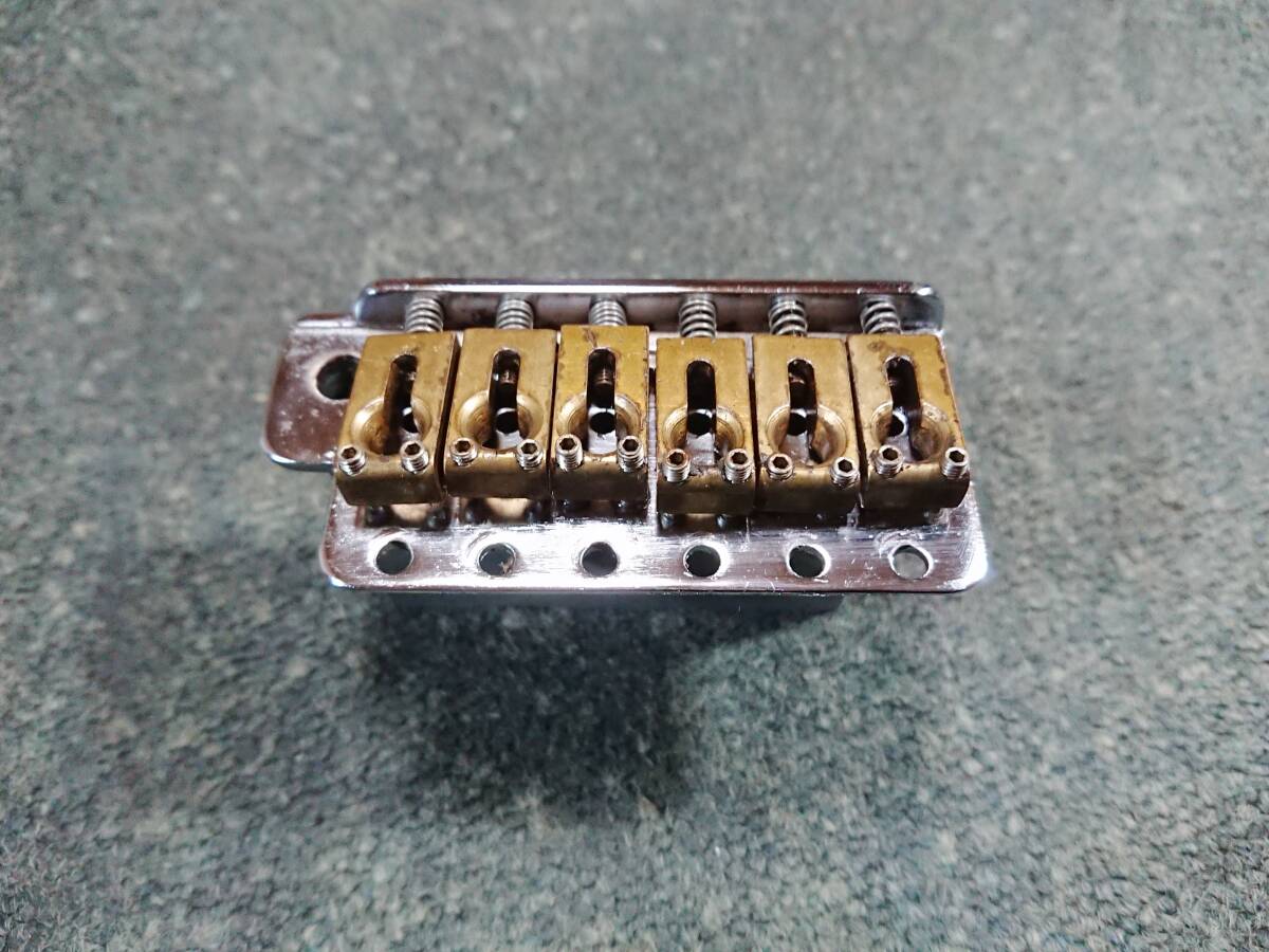 【希少品】1985年製 FERNANDES Brass Saddle Synchronized Tremolo Bridge フェルナンデス・ゴトー シンクロ ブリッジ ブラスサドル_画像2