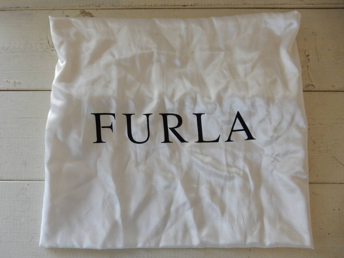 イタリア製☆本革☆FURLA(フルラ)☆A4対応☆☆2WAYトートバッグ(ショルダーベルト、保存袋付き)アイボリー×グレー_画像10